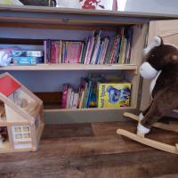 Bibliothèque enfants à l'étage