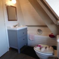 Salle de bain et WC à l'étage